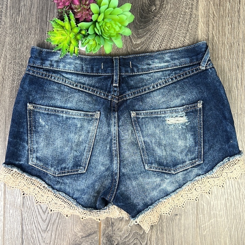 Free People Denim Jean Shorts Lace Hem Distressed 25 - Picture 6 of 8